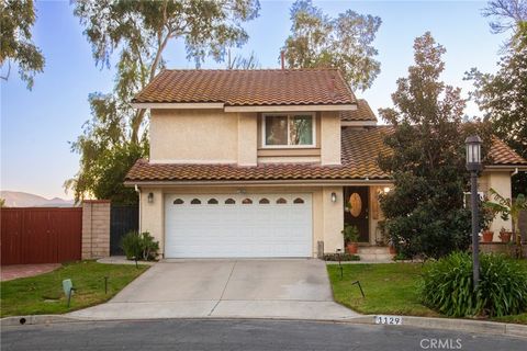 Photo of 1129 Heatherview Dr, Oak Park, CA 91377 (MLS # SR26041162)