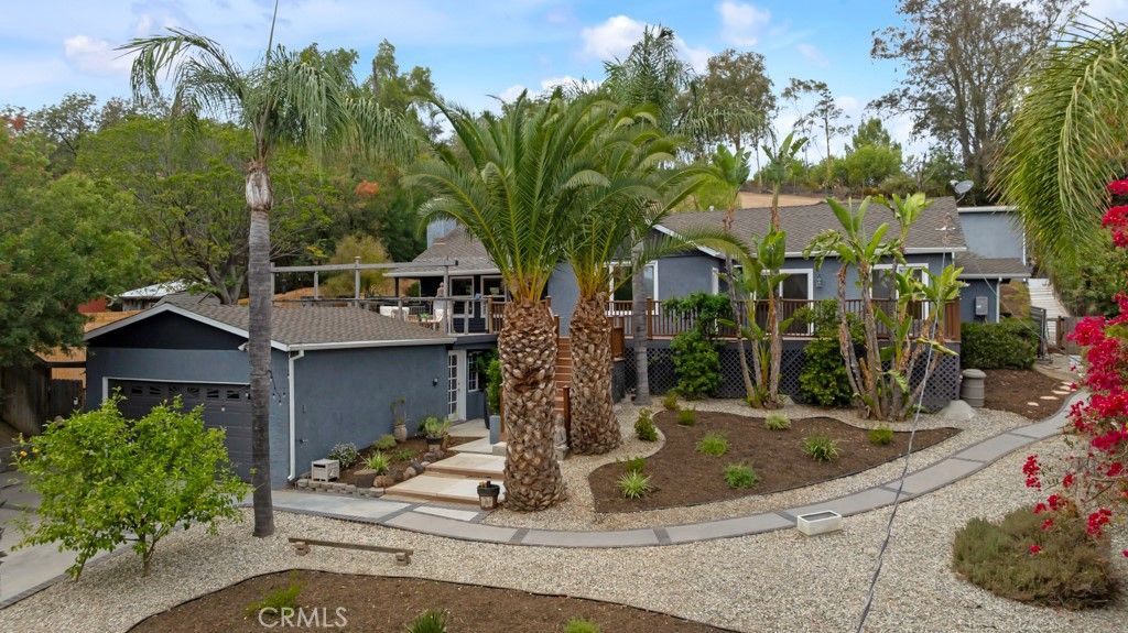 Photo of 19419 Oxnard Street, Tarzana, CA 91356 (MLS # SR25257581)