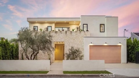 Photo of 15447 Huston St, Sherman Oaks, CA 91403 (MLS # SR26217411)