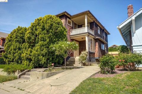 Photo of 5570 Taft Ave Ave, Oakland, CA 94618 (MLS # 41128688)