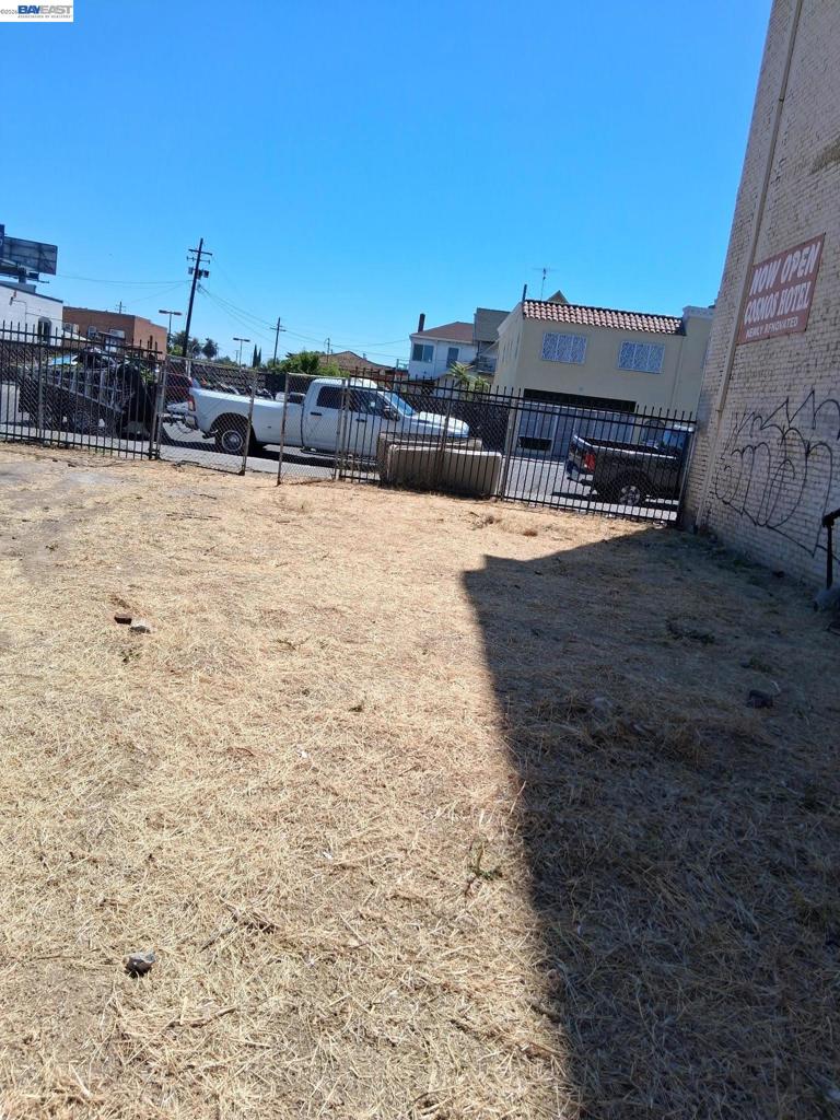 331 S San Joaquin Street