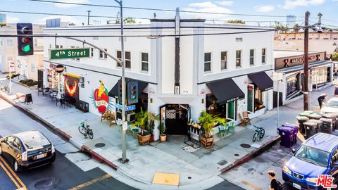 Photo of 1944 E 4th Street, Long Beach, CA 90802 (MLS # 26830135)