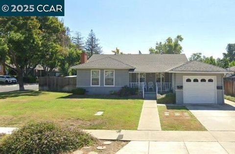 Photo of 3166 Salvio St, Concord, CA 94519 (MLS # 41119745)