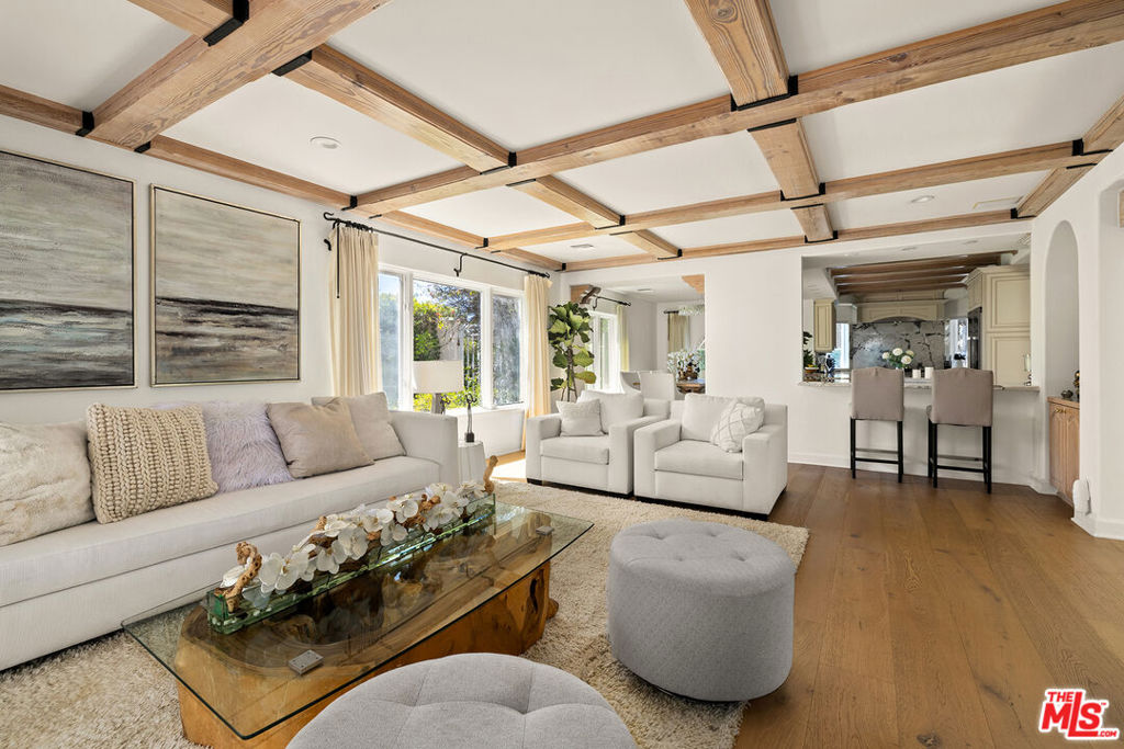 1100 Stradella Road