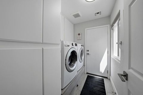 Tiny photo for 48221 Calle Florista, La Quinta, CA 92253 (MLS # 219146756DA)