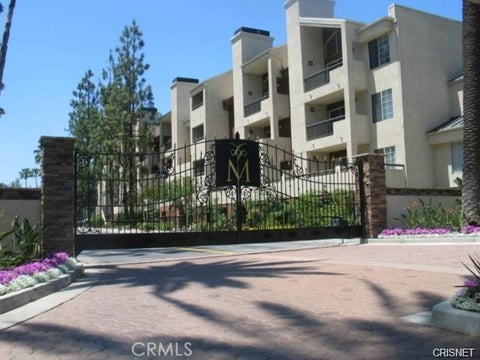 Photo of 5520 Owensmouth AVE, Woodland Hills, CA 91367 (MLS # SR26174045)