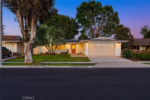 Photo of 3268 Michigan Ave, Costa Mesa, CA 92626 (MLS # OC26095423)