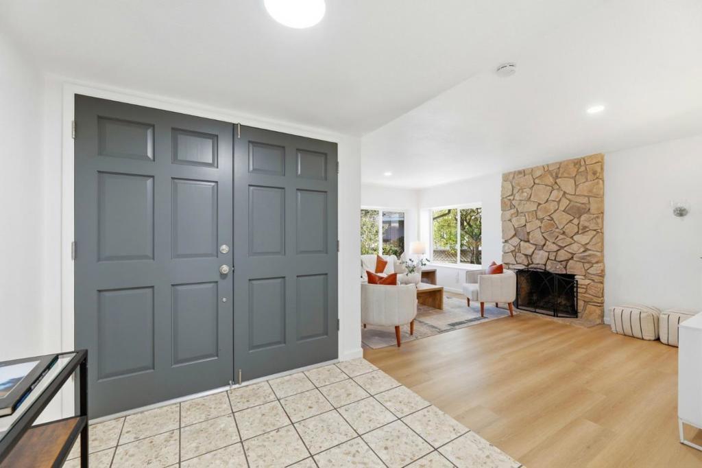 559561 Mozart Court