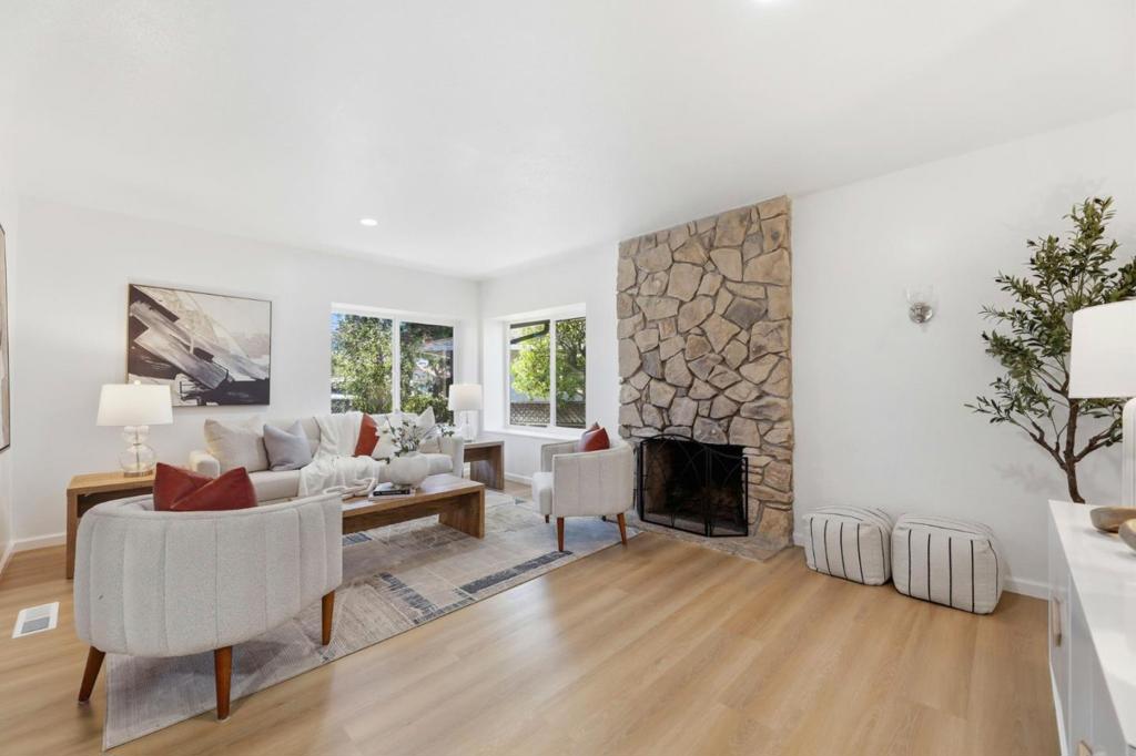 559561 Mozart Court