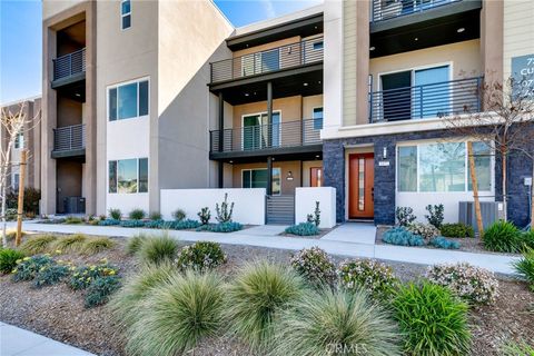 1075 Cadence Irvine CA 92618