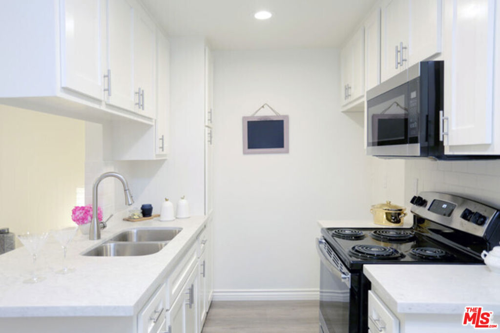 LOCATION! LOCATION! LOCATION~!! Newly upgraded Spacious 1 Bed + 1 Bath apartment unit with 1 Assigned Parking Space. Laminated Floor, BRAND NEW QUARTS Counter top in Select Units. *24hrs monitoring CCTV, Gated & Covered Parking, Elevator, on site management, Spacious Courtyard, Trash Chutes. **Water, Trash Paid by Landlord. Centrally located to Market, shopping center, Bus Stop, Metro Station, Movie Theater, Cafe & much more~!! *Prices and availability subject to change without notice. Over 64 units in building and unit availabilities changes daily. Contact agent for details