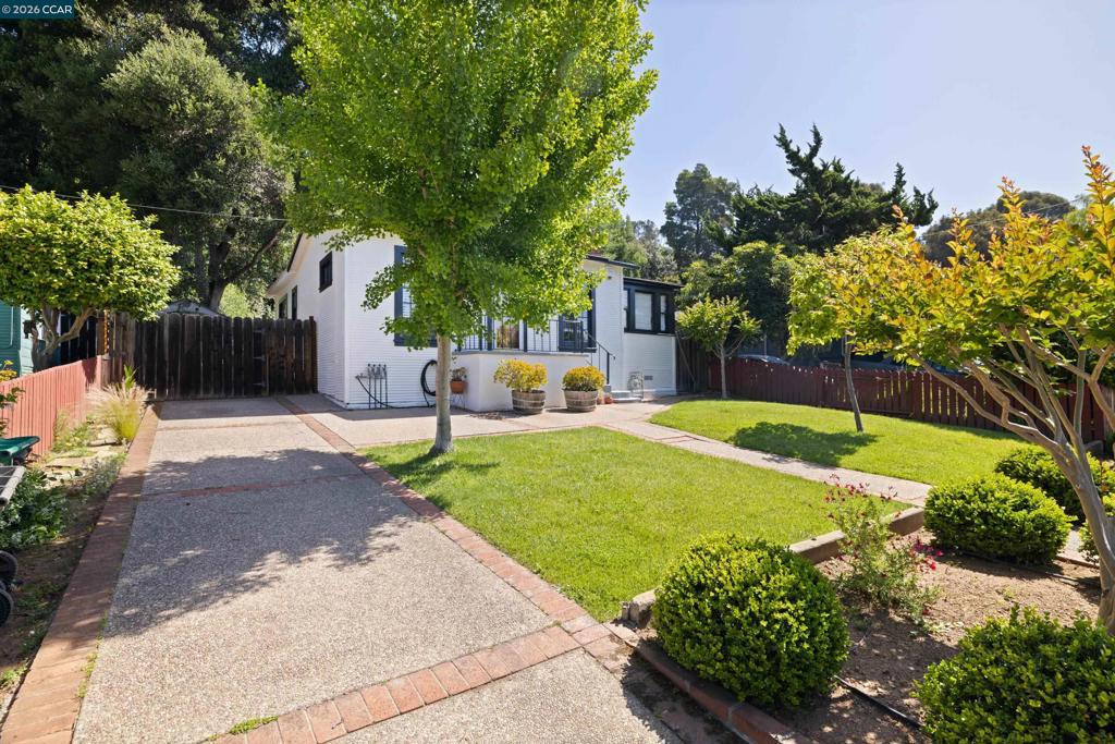 6366 Sunnymere Ave