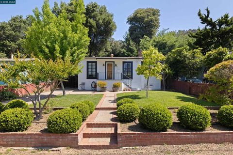 Photo of 6366 Sunnymere Ave Ave, Oakland, CA 94605 (MLS # 41134781)
