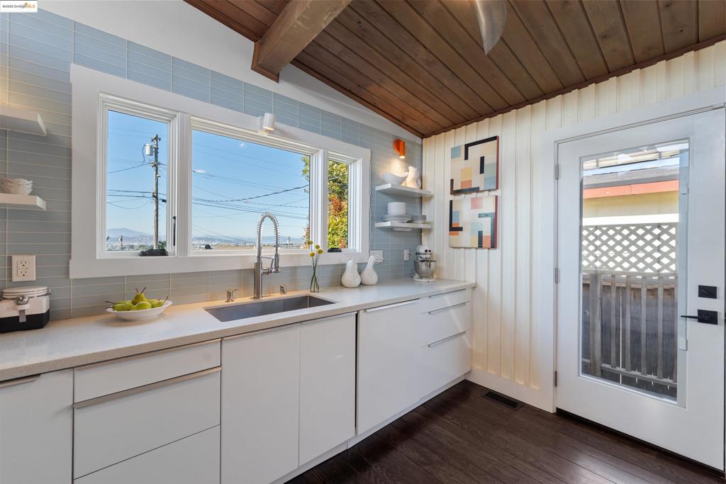 E RICHMOND HGTS - Residential