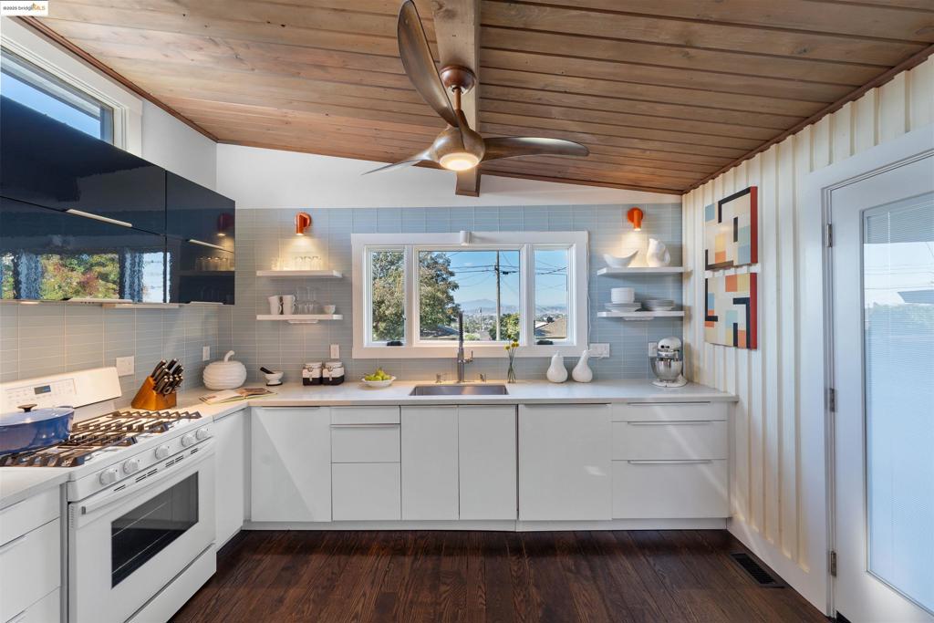 E RICHMOND HGTS - Residential