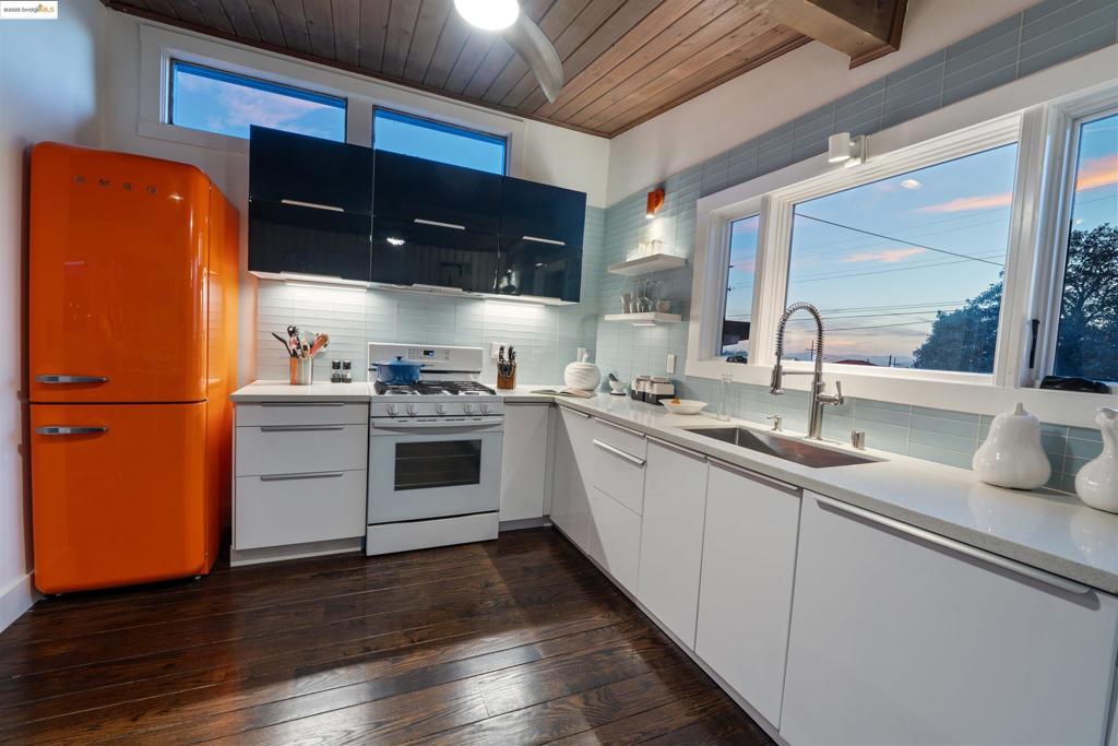 E RICHMOND HGTS - Residential