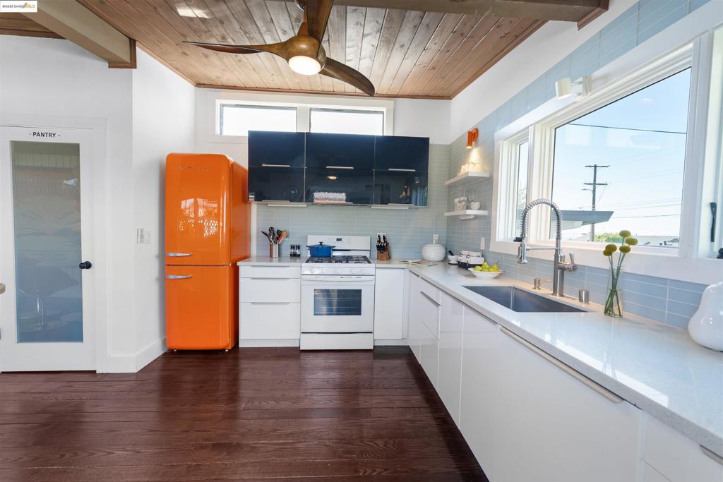 E RICHMOND HGTS - Residential