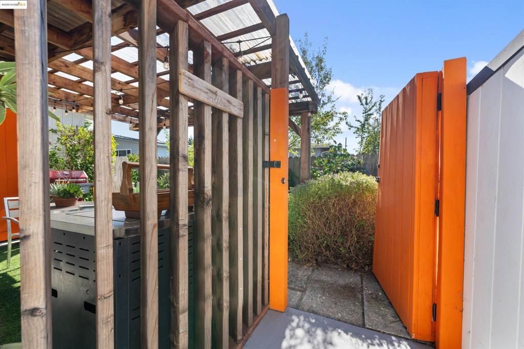 E RICHMOND HGTS - Residential