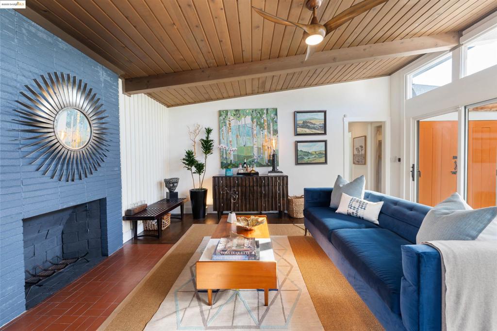 E RICHMOND HGTS - Residential