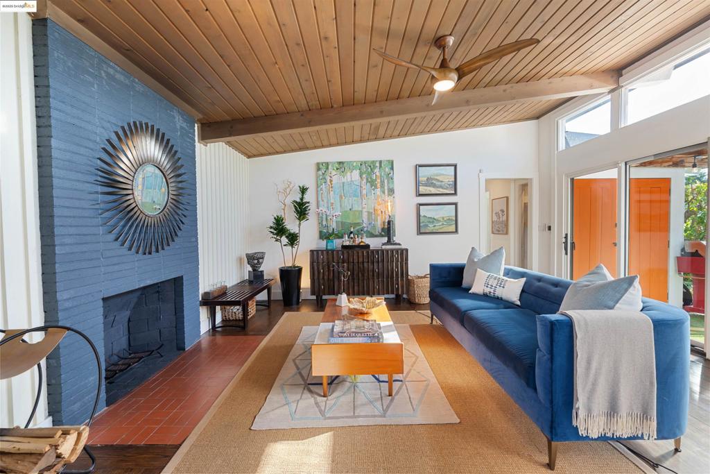 E RICHMOND HGTS - Residential