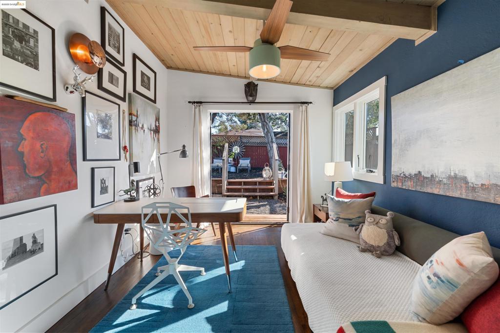 E RICHMOND HGTS - Residential