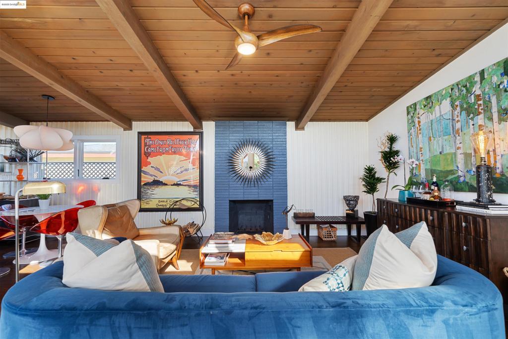 E RICHMOND HGTS - Residential