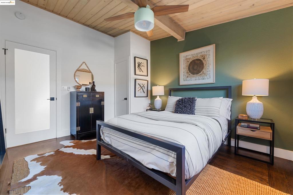 E RICHMOND HGTS - Residential