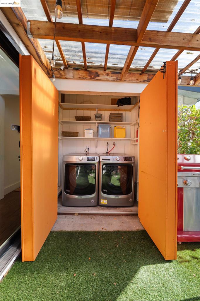 E RICHMOND HGTS - Residential