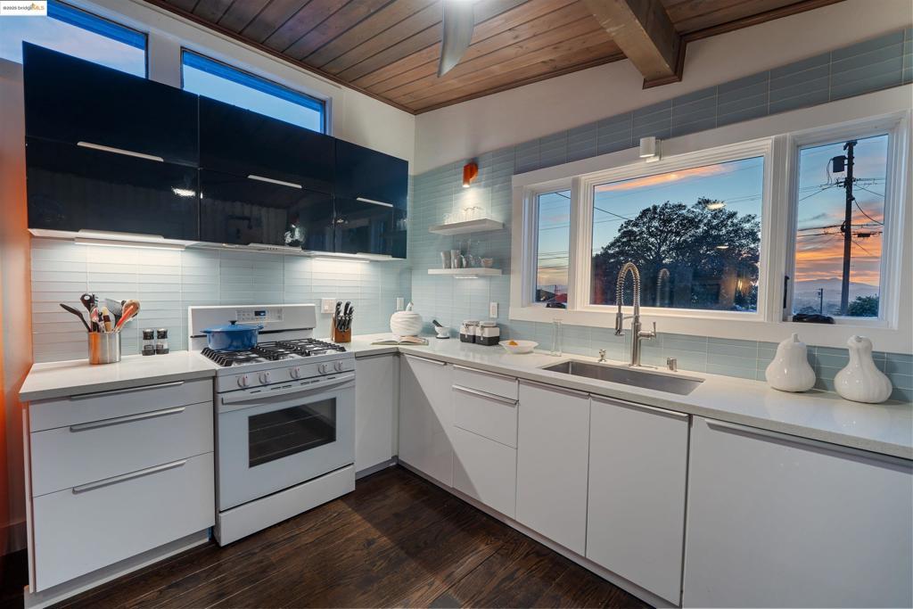 E RICHMOND HGTS - Residential