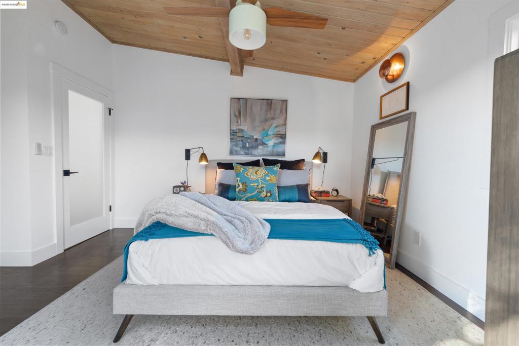 E RICHMOND HGTS - Residential