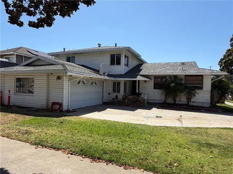 Photo of 1482 N Grand ST, Orange, CA 92867 (MLS # OC26101788)