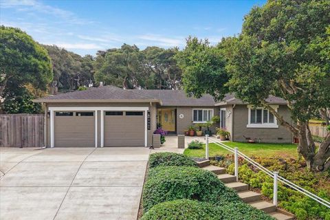 Photo of 9465 Valley Oak Way, Prunedale, CA 93907 (MLS # ML82045307)