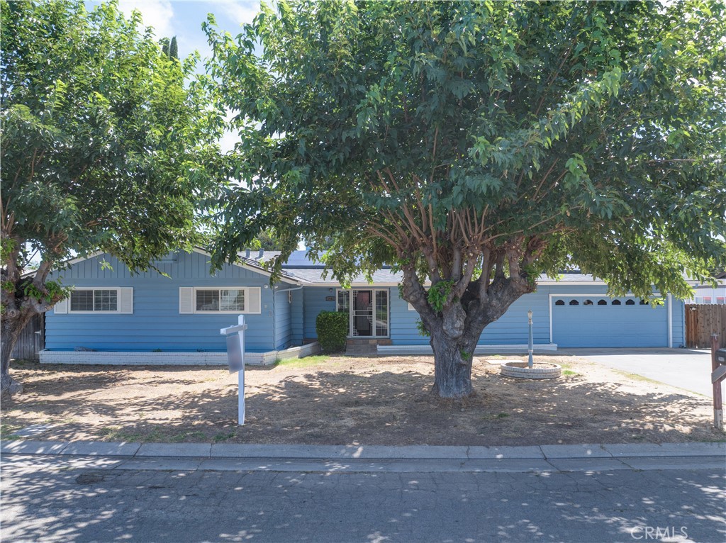 Situated on an oversized 10,125 square foot lot. 4 bedrooms, 2 baths, and 1960 sf, and leased solar. After a hard day of work, plunge into your private swimming pool, some updates in the kitchen. Come take a look!