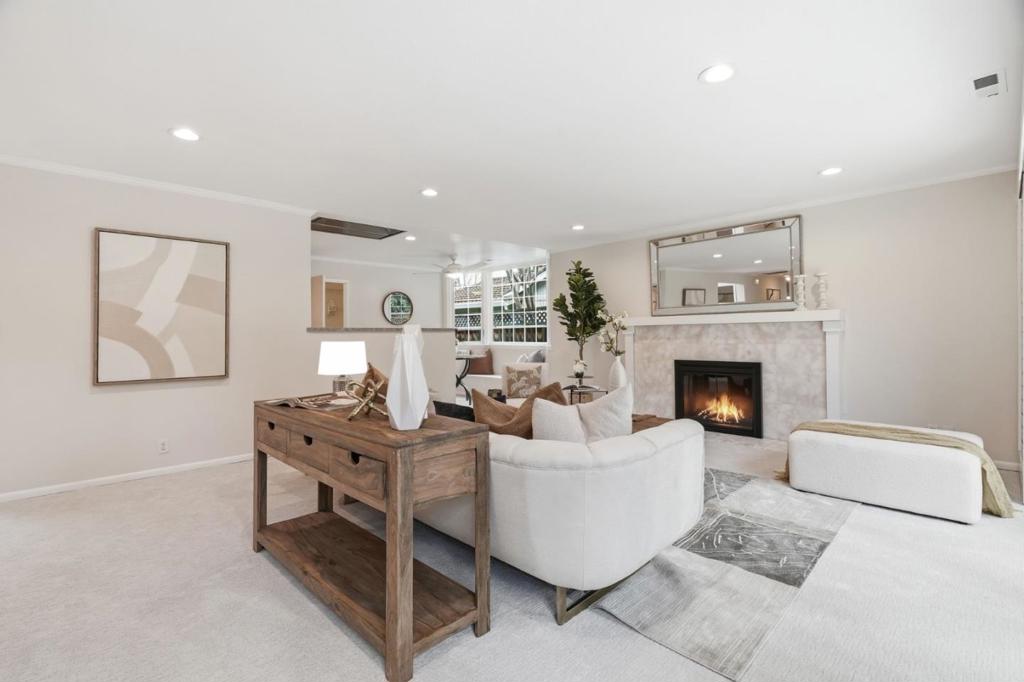 5492 Castle Glen Avenue