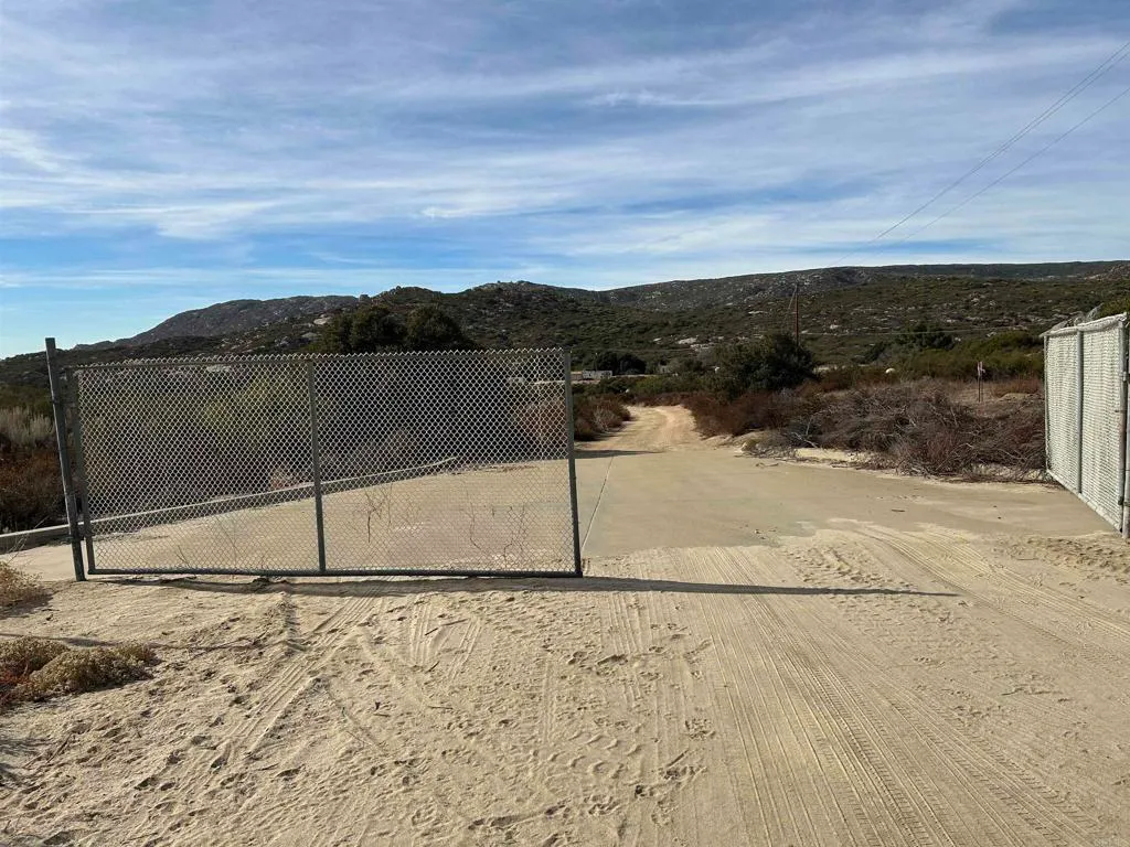 Campo, California 91906, United States, 2 Bedrooms Bedrooms, ,1 BathroomBathrooms,Residential,Active,249591