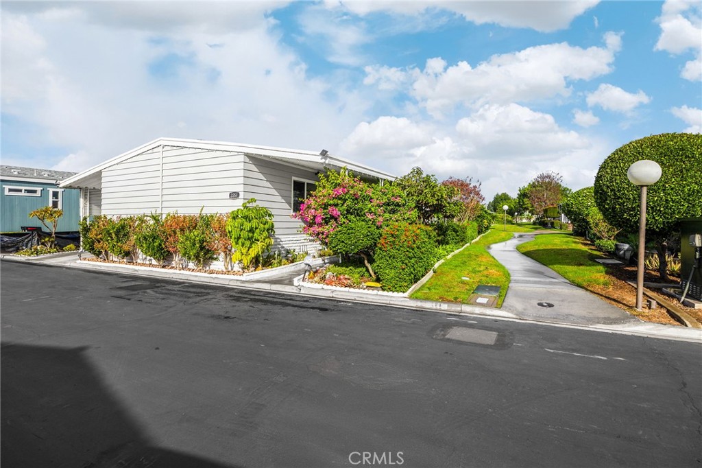 2251 Lake Glen Drive