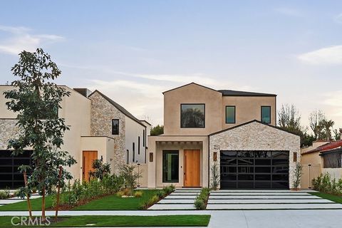 Photo of 4623 Atoll Avenue, Sherman Oaks, CA 91423 (MLS # SR26012647)