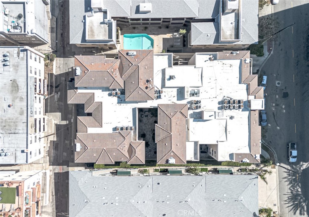 Properties 3 7249 Franklin Avenue 205