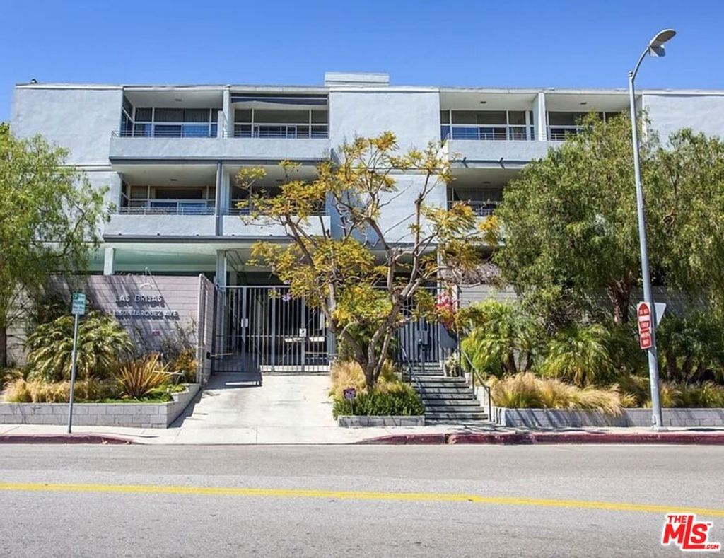 Photo of 16601 Marquez Avenue #304, Pacific Palisades, CA 90272 (MLS # 26659057)