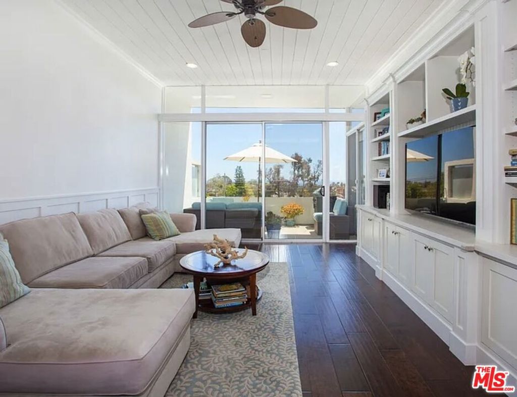 Photo of 16601 Marquez Avenue #304, Pacific Palisades, CA 90272 (MLS # 26659057)