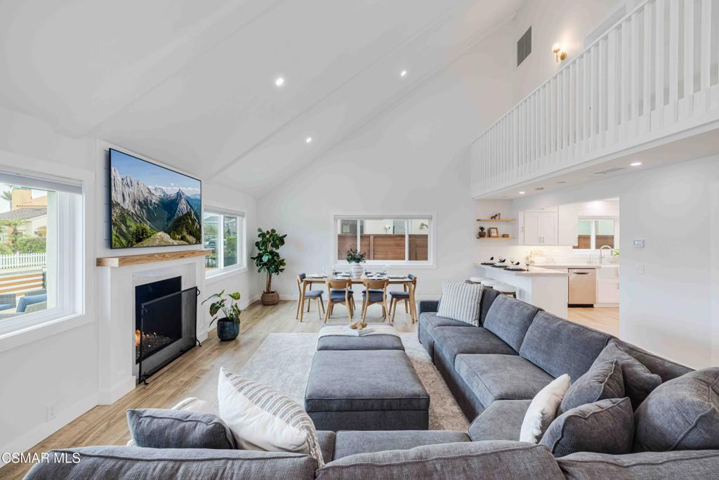 5113 Whitecap Street