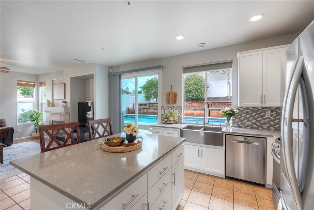3404 Lake Circle