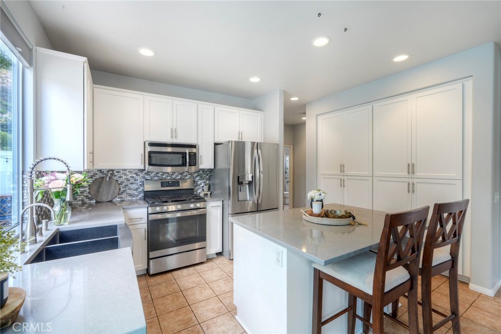 3404 Lake Circle