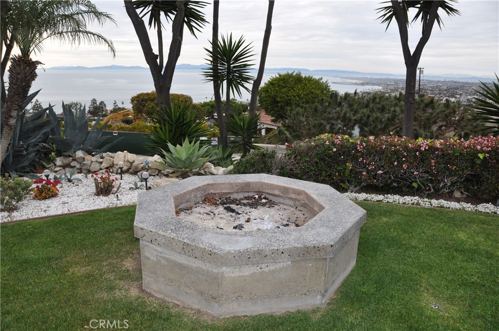 201 Via Mesa Grande