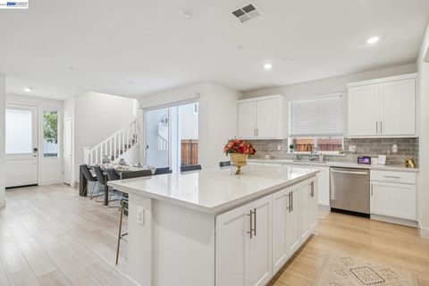Photo of 37231 Sand Bar Place Pl, Newark, CA 94560 (MLS # 41130576)