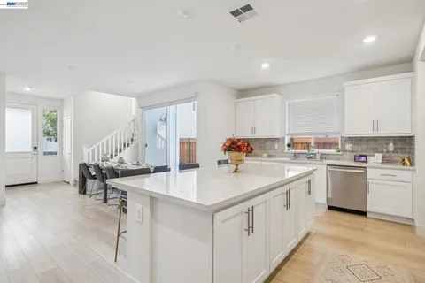 MLS: 41130576