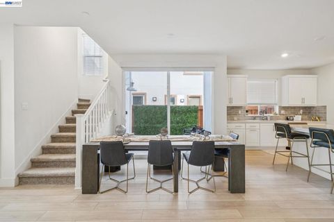 Photo of 37231 Sand Bar Place Pl, Newark, CA 94560 (MLS # 41130576)