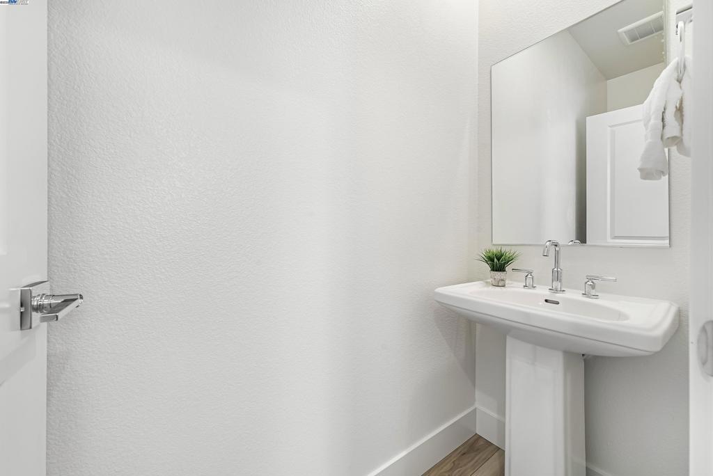 BRIDEWAY - Residential