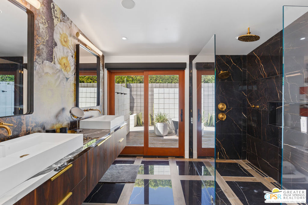 Vista Las Palmas - Residential