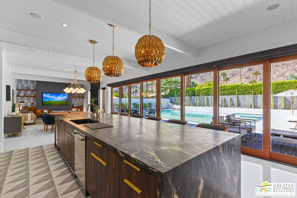 Vista Las Palmas - Residential